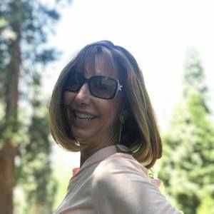 Meet your Posher, Debbie